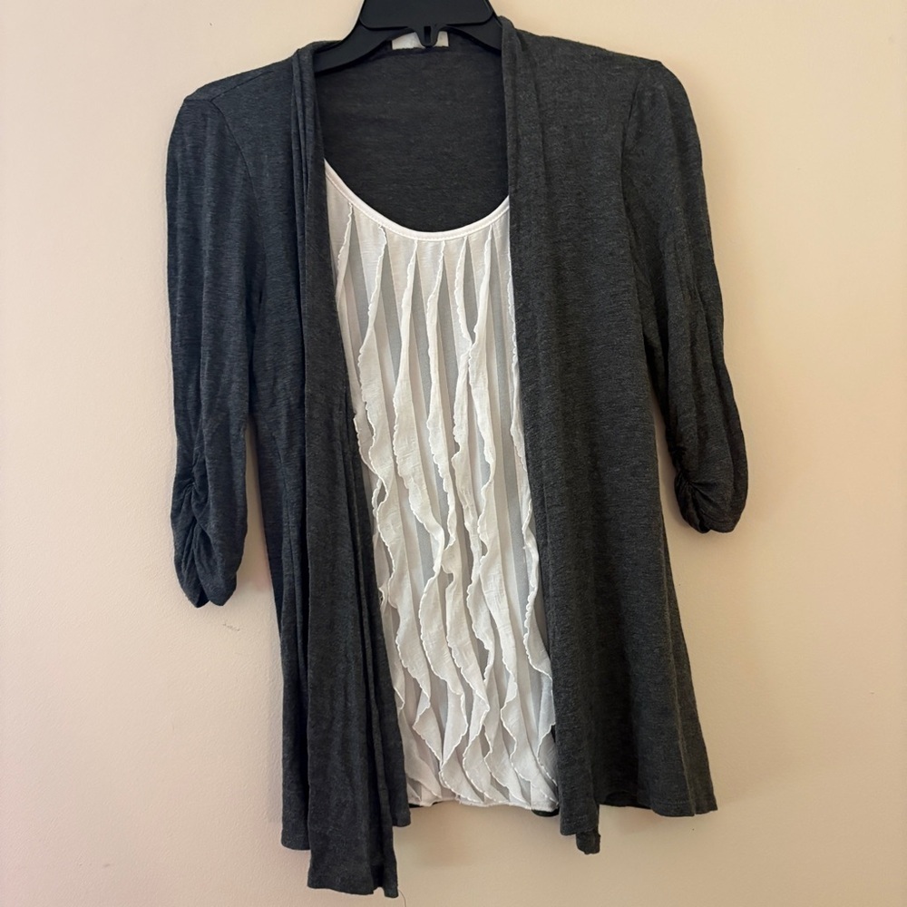 Le Rouge 2-in-1 Layered Cardigan Blouse Small Gray White Ruffle 3/4 Sleeve